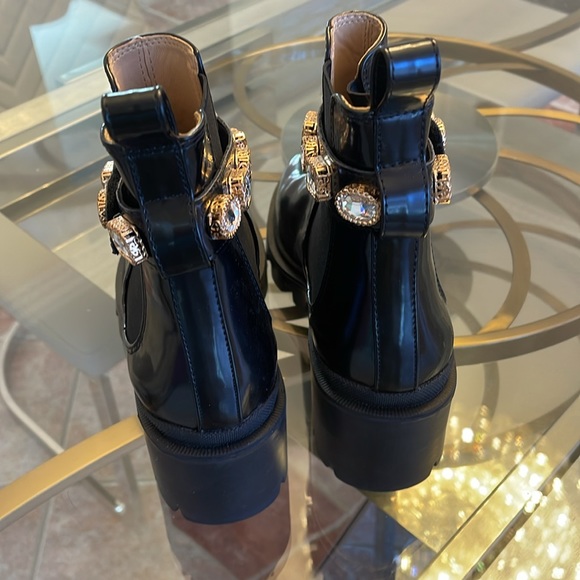 LEATHER GG ANKLE BOOT WITH BELT rhinestones - Picture 3 of 7